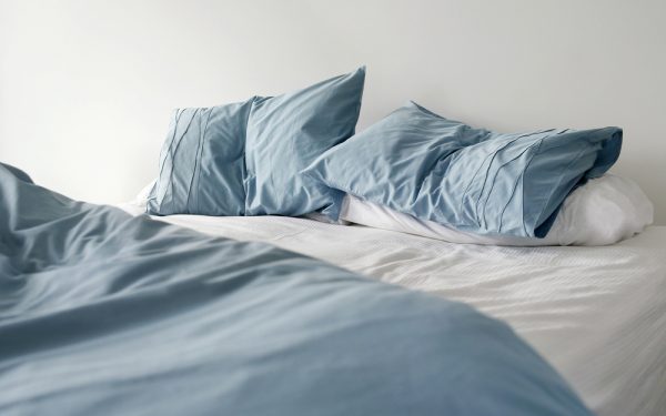 huismijt-buiten-slaapkamer-tips-bed-niet-opmaken-optimist
