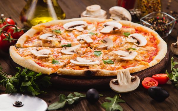 kankerpatient-doneert-gratis-pizza-aan-voedselbank-optimist