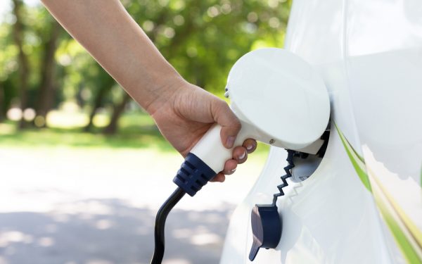 duurzaam stroom elektrische auto tanken zonnepark windmolen