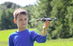 Positief nieuwsoverzicht: dalend energieverbruik, drones op de basisschool en meer