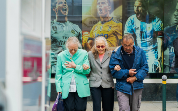 Dementie voorkomen door sociaal contact